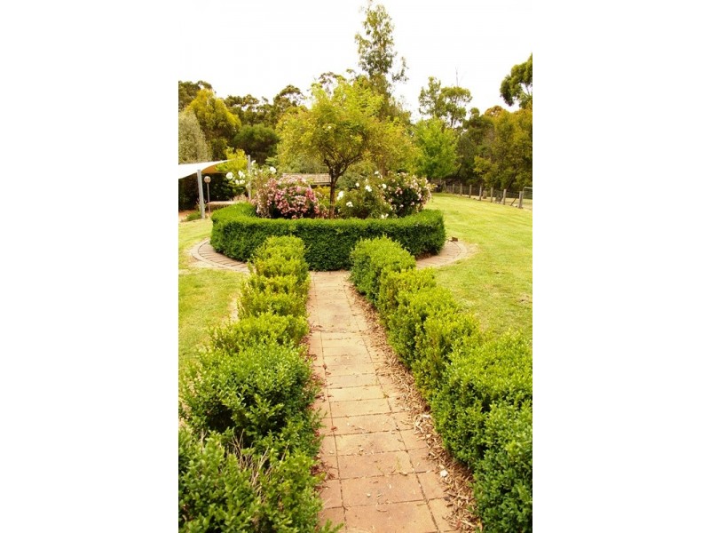 157 Slatey Creek Road, Woodend VIC 3442