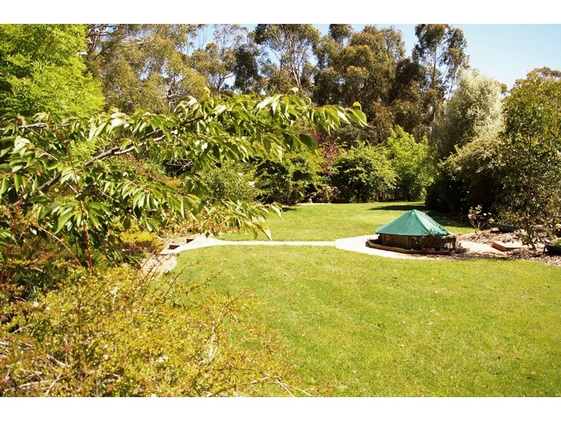 157 Slatey Creek Road, Woodend VIC 3442