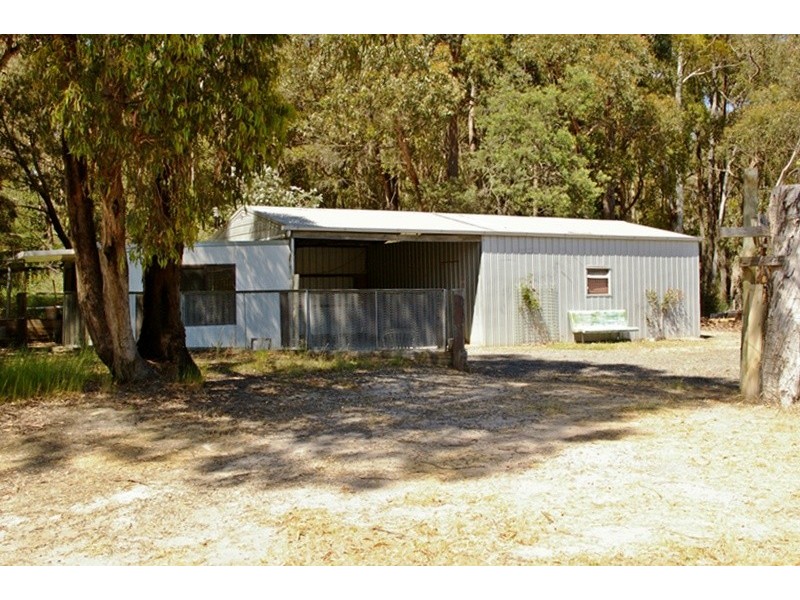 157 Slatey Creek Road, Woodend VIC 3442
