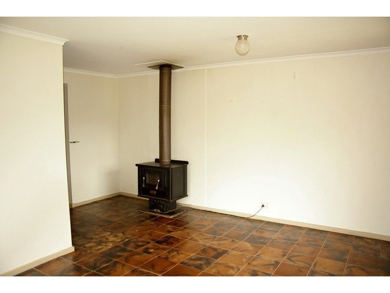 24 Forest Street, Woodend VIC 3442