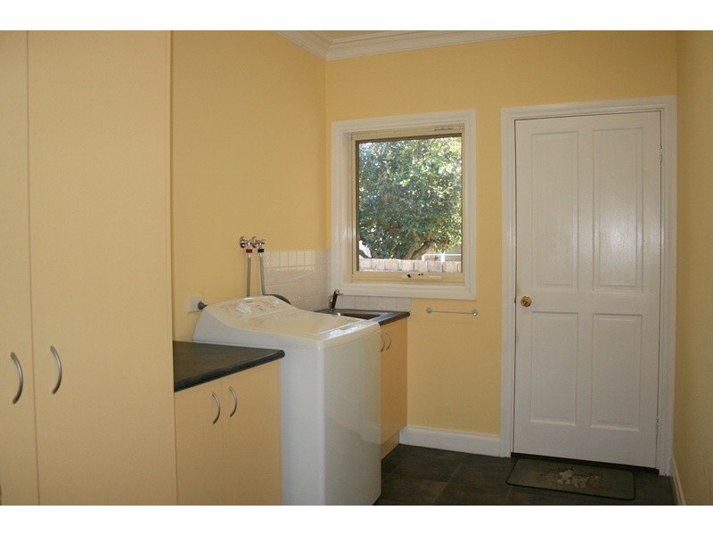 8 Anslow Street, Woodend VIC 3442