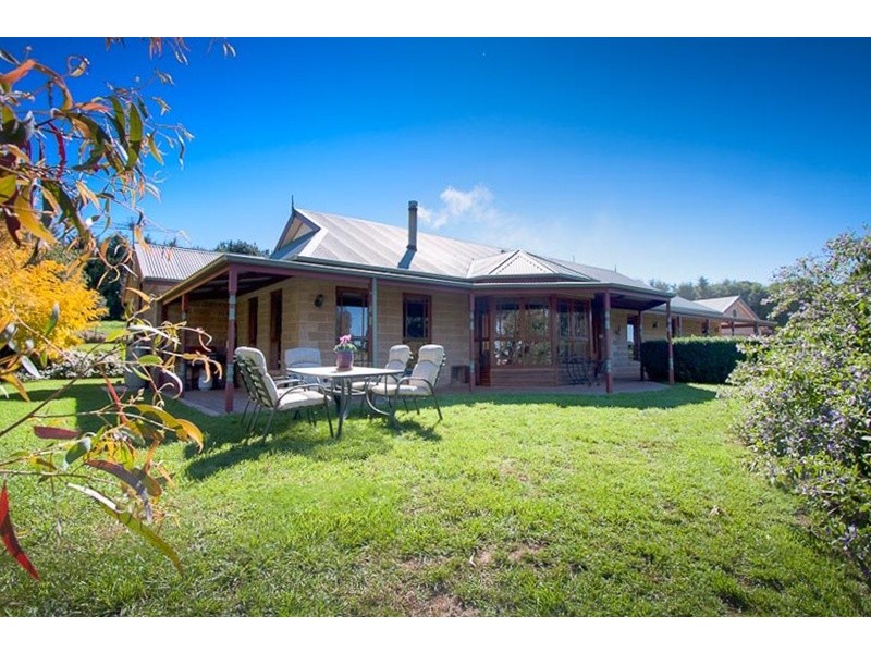 169 Couzens Lane, Romsey VIC 3434