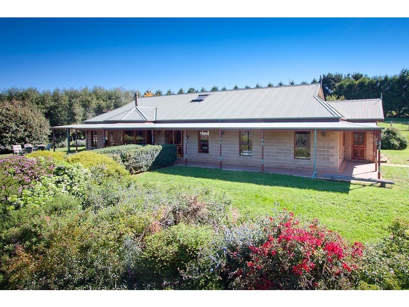 169 Couzens Lane, Romsey VIC 3434