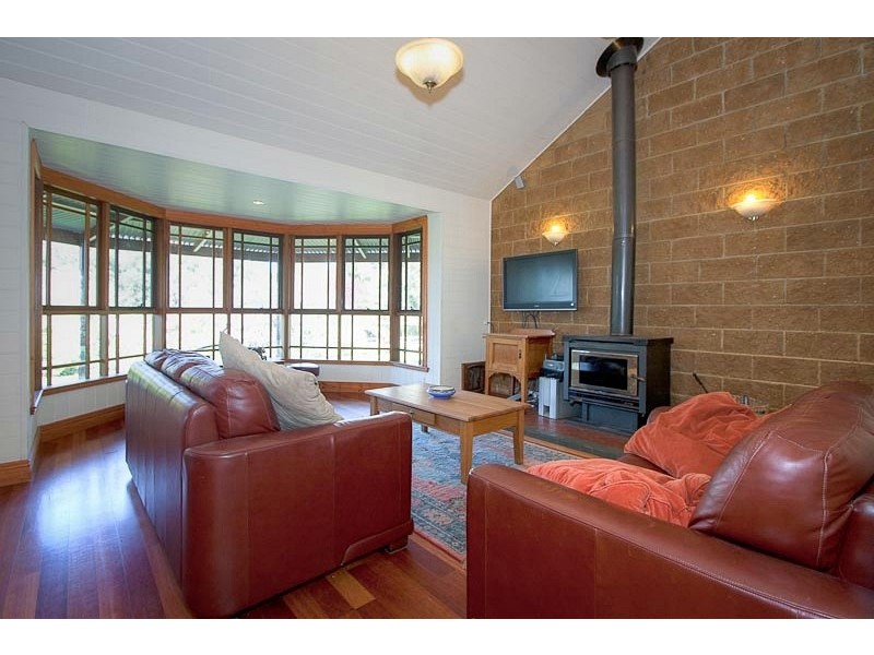 169 Couzens Lane, Romsey VIC 3434