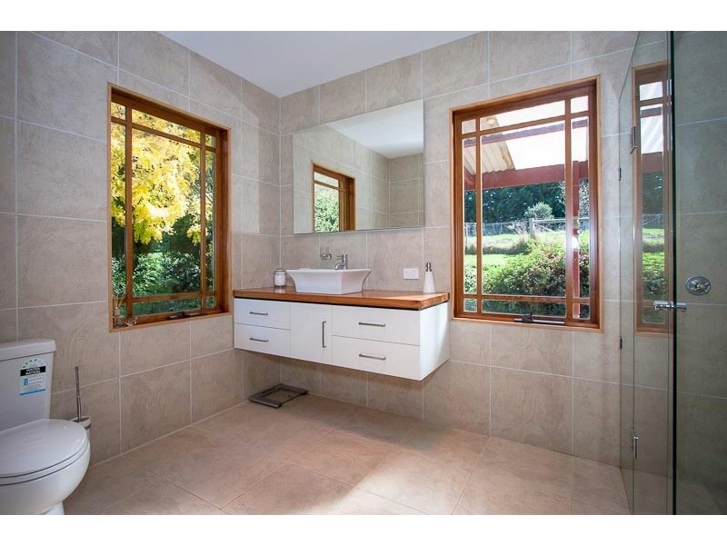 169 Couzens Lane, Romsey VIC 3434