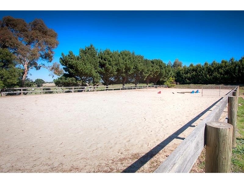 169 Couzens Lane, Romsey VIC 3434