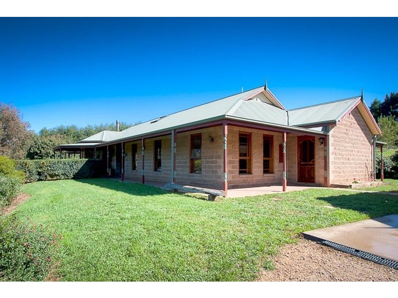 169 Couzens Lane, Romsey VIC 3434