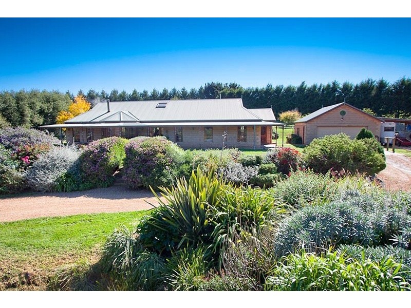 169 Couzens Lane, Romsey VIC 3434