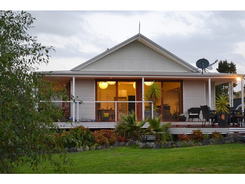 69 Mount William Rd, Lancefield VIC 3435