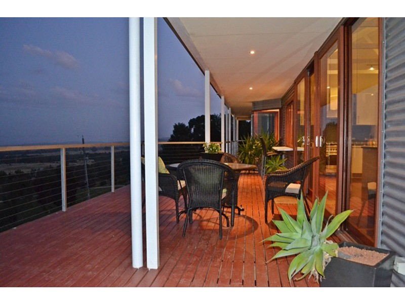 69 Mount William Rd, Lancefield VIC 3435