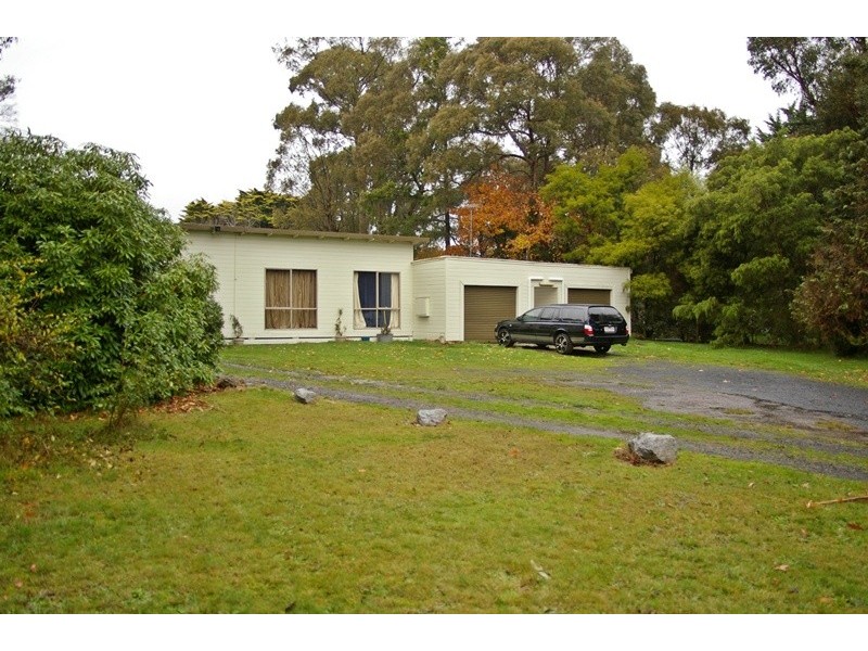 4 Morris Road, Woodend VIC 3442