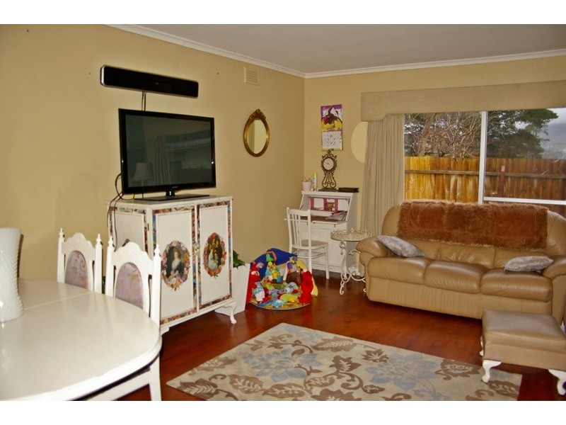 4 Morris Road, Woodend VIC 3442