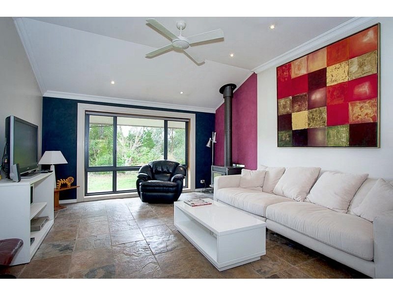 40 Henshalls Road, Woodend VIC 3442