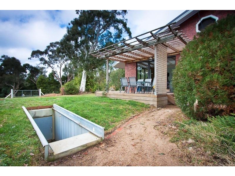 40 Henshalls Road, Woodend VIC 3442