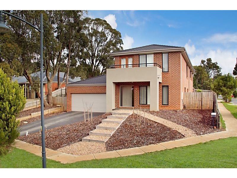 12 Coach House Boulevard, Woodend VIC 3442