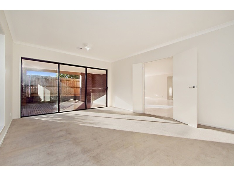 12 Coach House Boulevard, Woodend VIC 3442