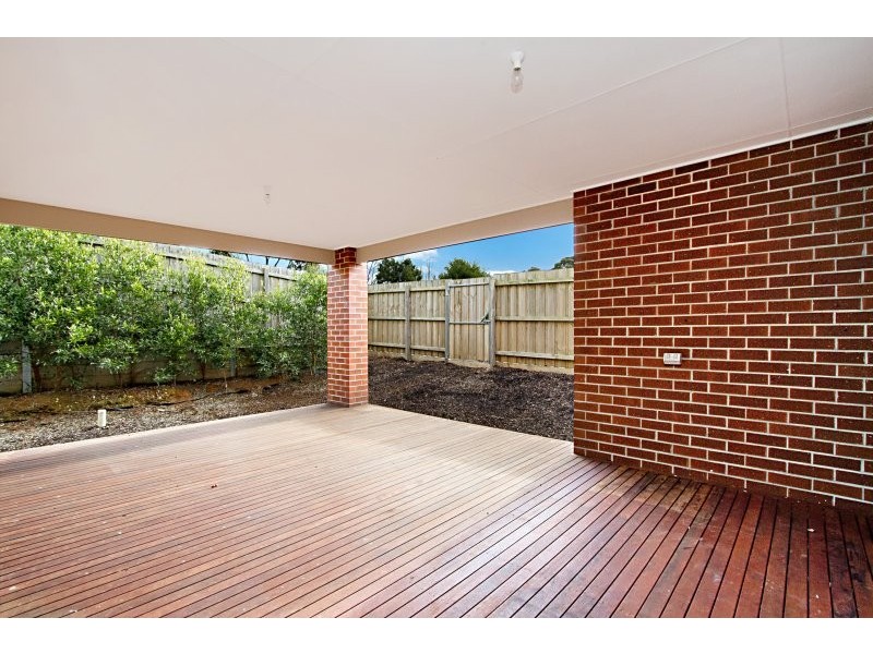 12 Coach House Boulevard, Woodend VIC 3442