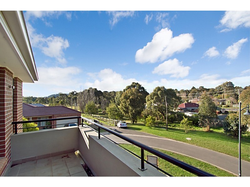12 Coach House Boulevard, Woodend VIC 3442