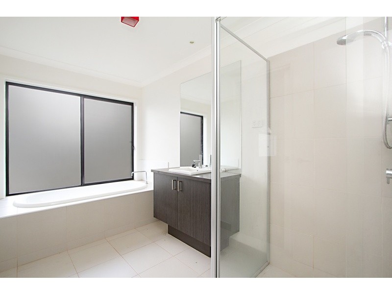 12 Coach House Boulevard, Woodend VIC 3442