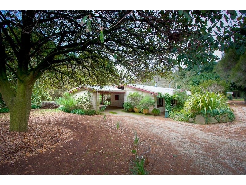 84 Glenfern Road, Romsey VIC 3434