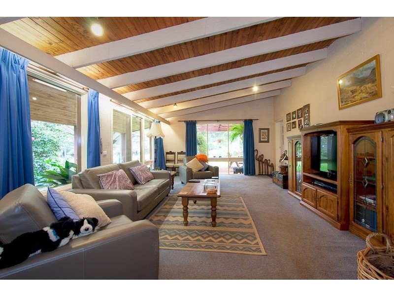 84 Glenfern Road, Romsey VIC 3434