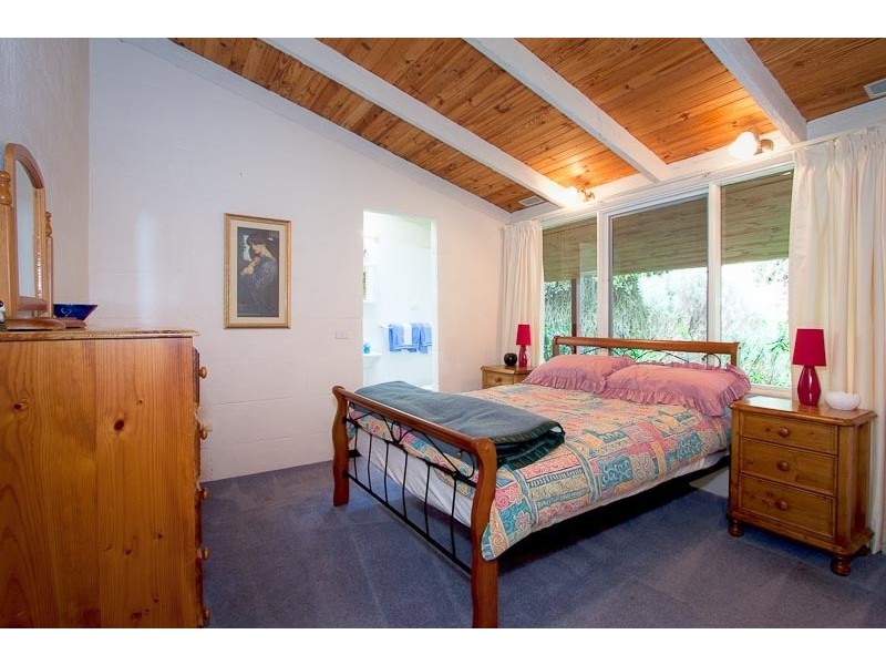 84 Glenfern Road, Romsey VIC 3434