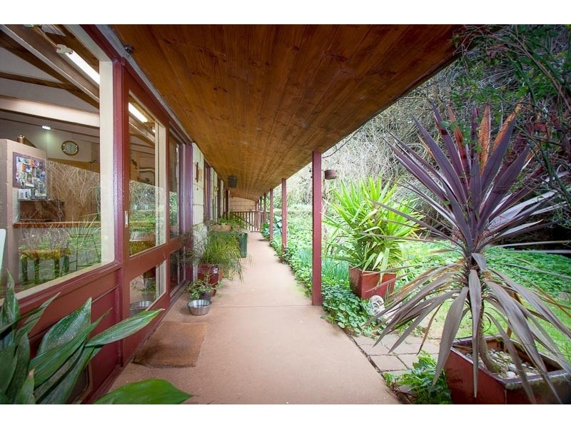 84 Glenfern Road, Romsey VIC 3434