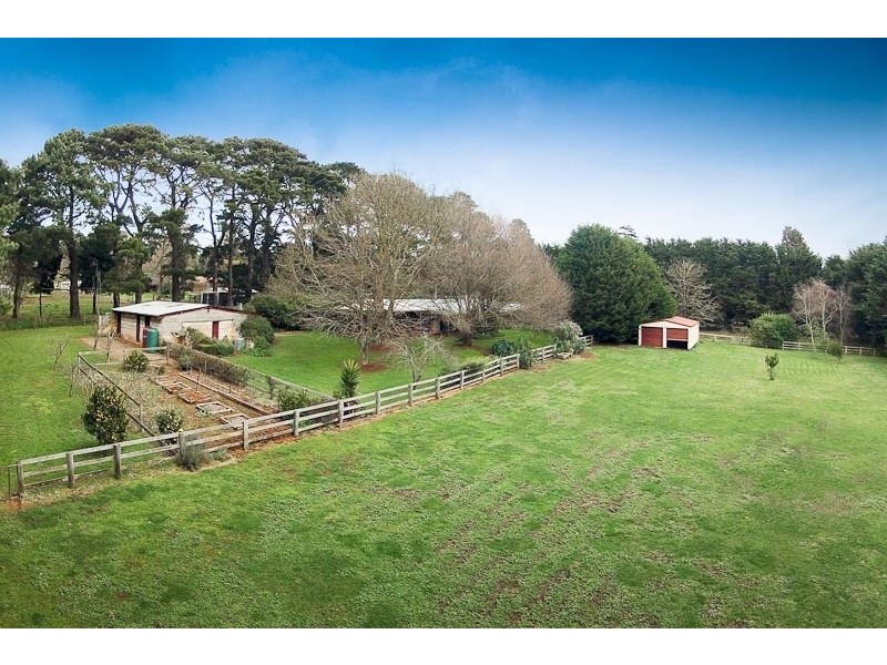 84 Glenfern Road, Romsey VIC 3434