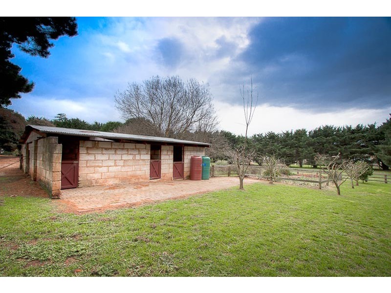 84 Glenfern Road, Romsey VIC 3434