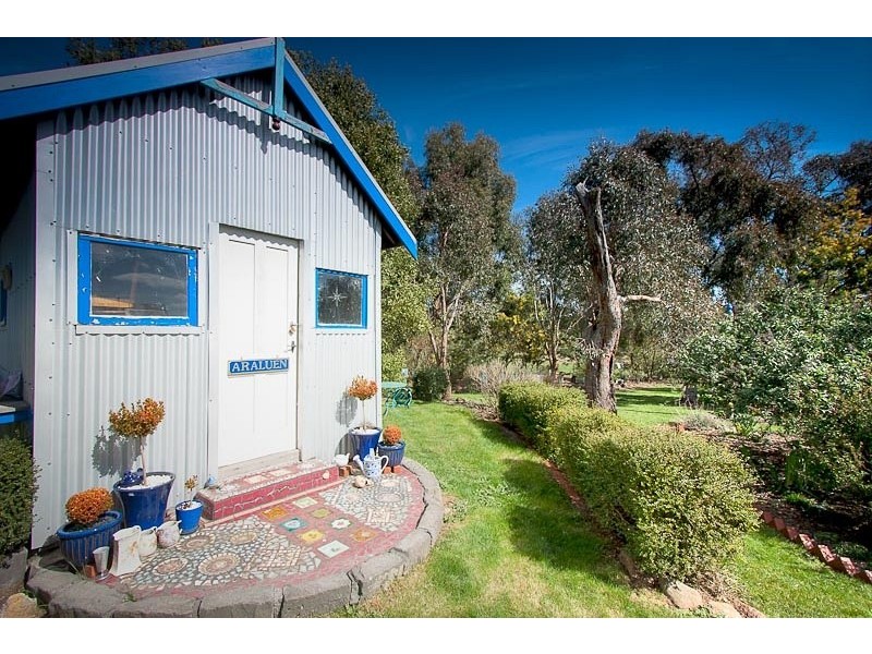 348 BOLGERS LANE, Newham VIC 3442