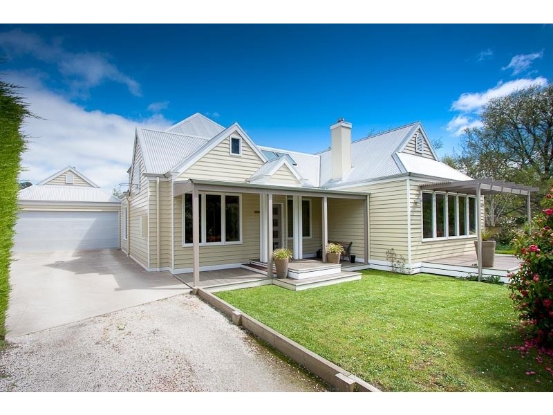 11 Old Lancefield Road, Woodend VIC 3442