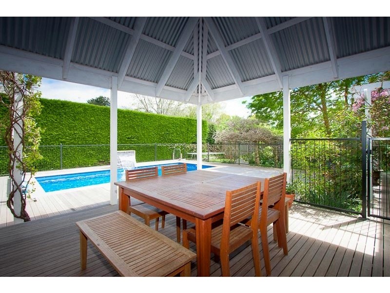 11 Old Lancefield Road, Woodend VIC 3442