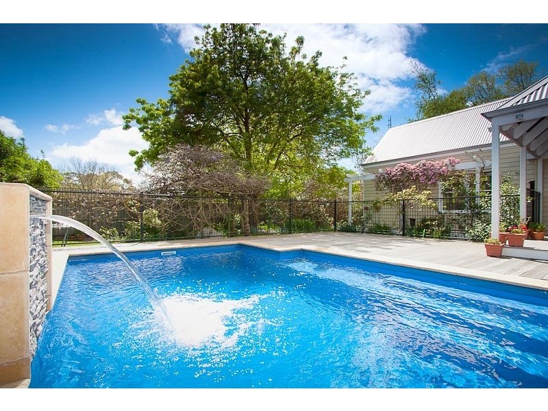 11 Old Lancefield Road, Woodend VIC 3442