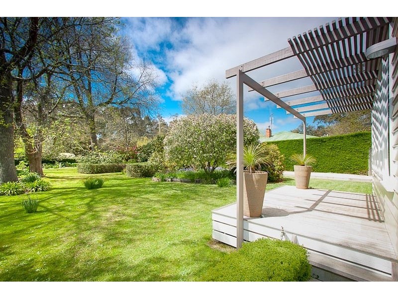 11 Old Lancefield Road, Woodend VIC 3442