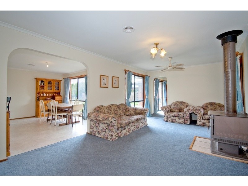 45 Coleraine Drive, Romsey VIC 3434