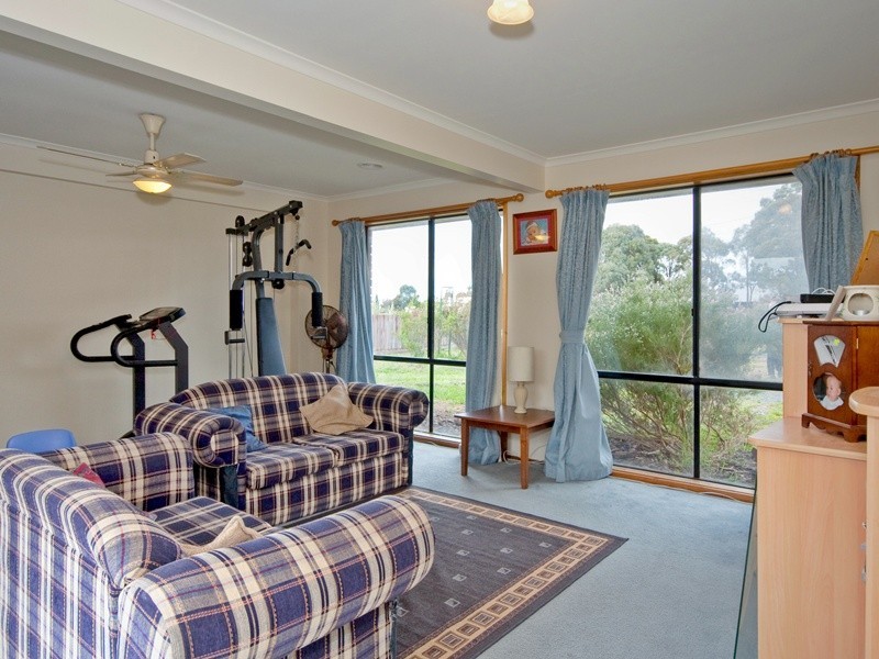 45 Coleraine Drive, Romsey VIC 3434