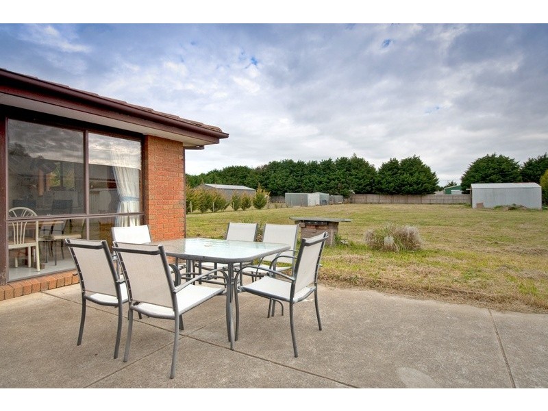45 Coleraine Drive, Romsey VIC 3434