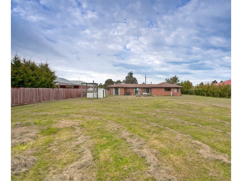 45 Coleraine Drive, Romsey VIC 3434