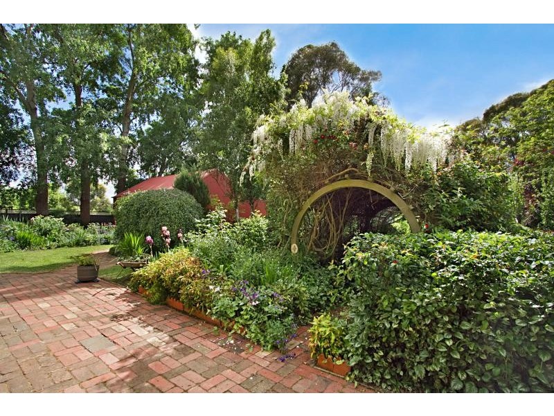 46 High Street, Woodend VIC 3442