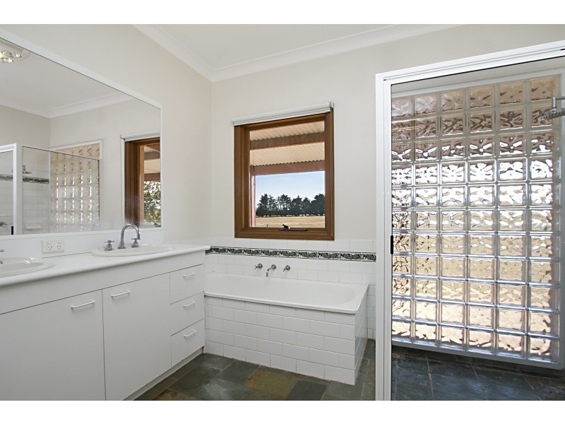 183 James Lane (Cadello via Woodend), Cadello VIC 3442