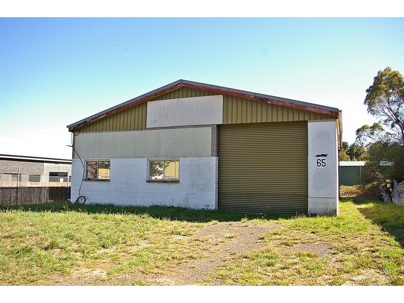 65 Urqhart Street, Woodend VIC 3442