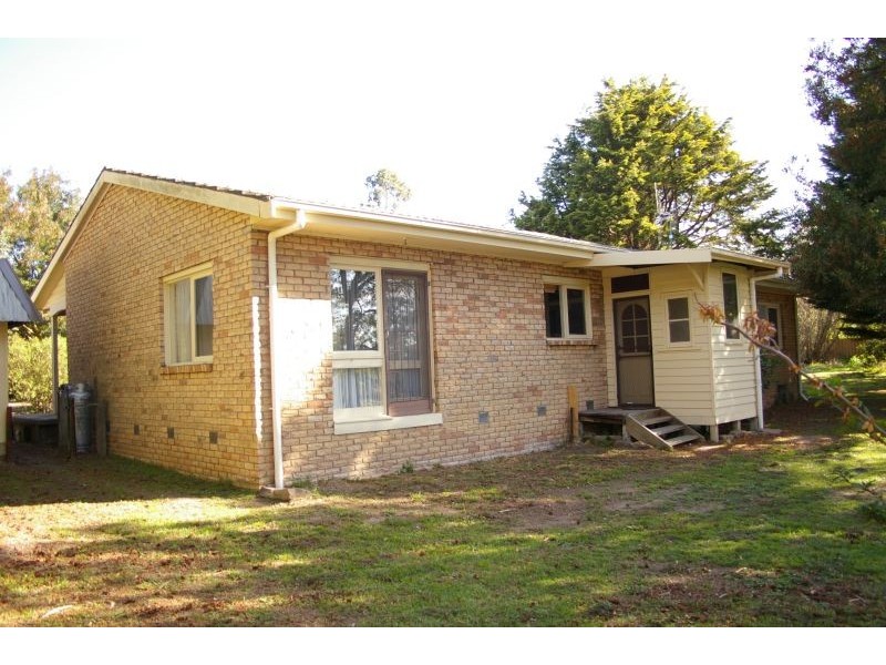 23 Savages Lane, Woodend VIC 3442