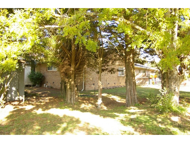 23 Savages Lane, Woodend VIC 3442