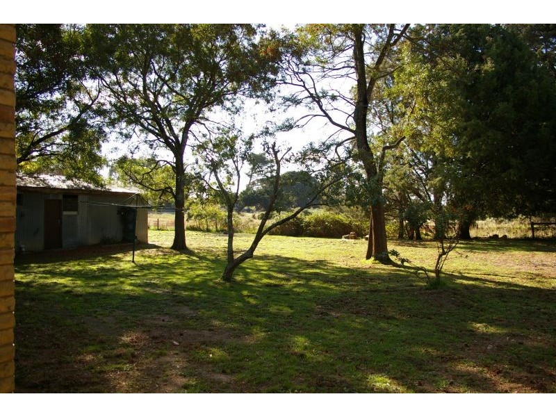 23 Savages Lane, Woodend VIC 3442