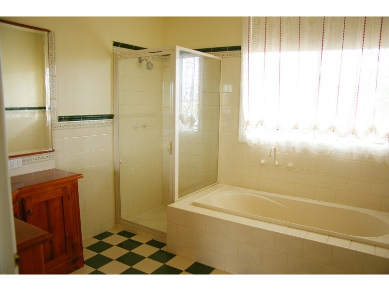 588 THREE CHAIN ROAD, Carlsruhe VIC 3442