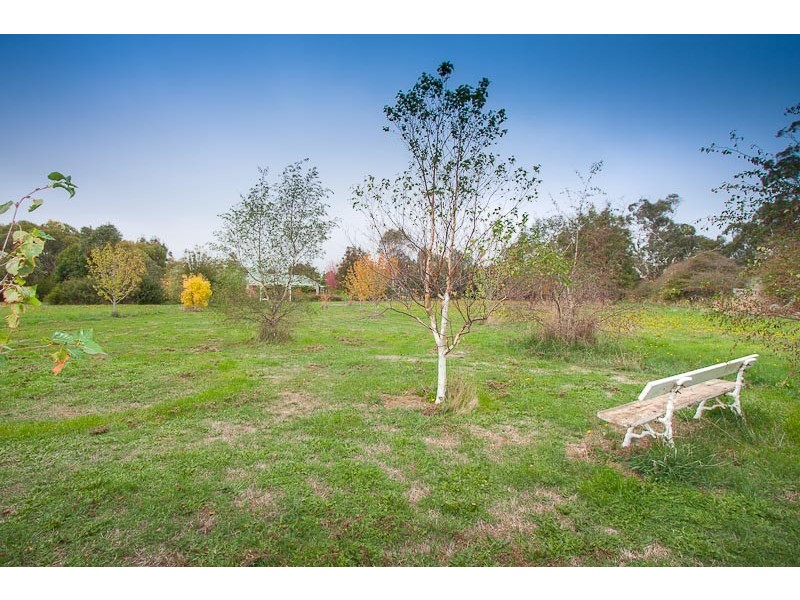 25 Mill Road, Romsey VIC 3434