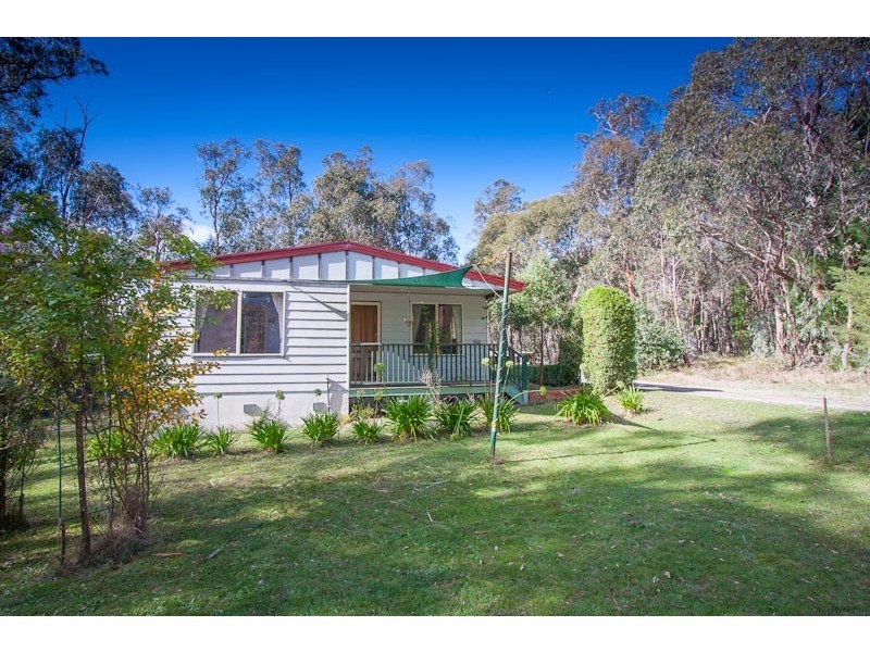 55 Boldiston Road, Woodend VIC 3442