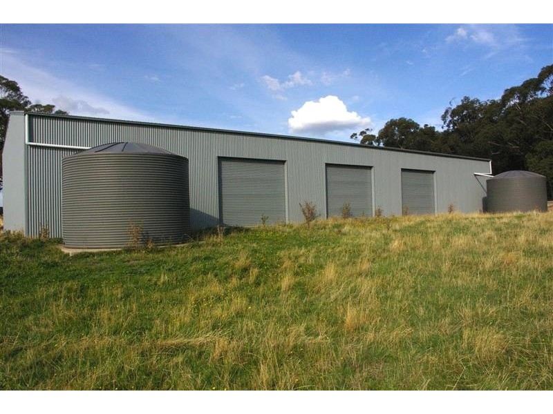 2/520 ROMSEY ROAD, Woodend VIC 3442