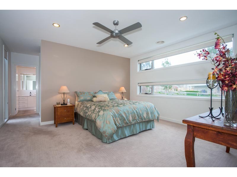 19 Ballymoyer Mews, Woodend VIC 3442