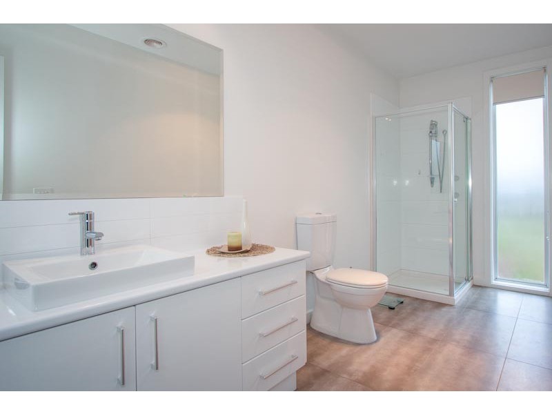 19 Ballymoyer Mews, Woodend VIC 3442